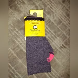 WonderWink NWT Knee-High Compression Socks - OS - Gray/Pink